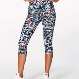 Lululemon Athletica Black and Blue Capri Pants